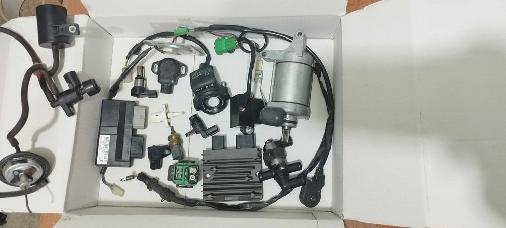 Электроника Honda CB600F Hornet 07-14, CBR, CBF, CB1000 датчик