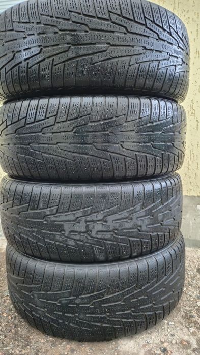Продам шины зимние 215/60 R16