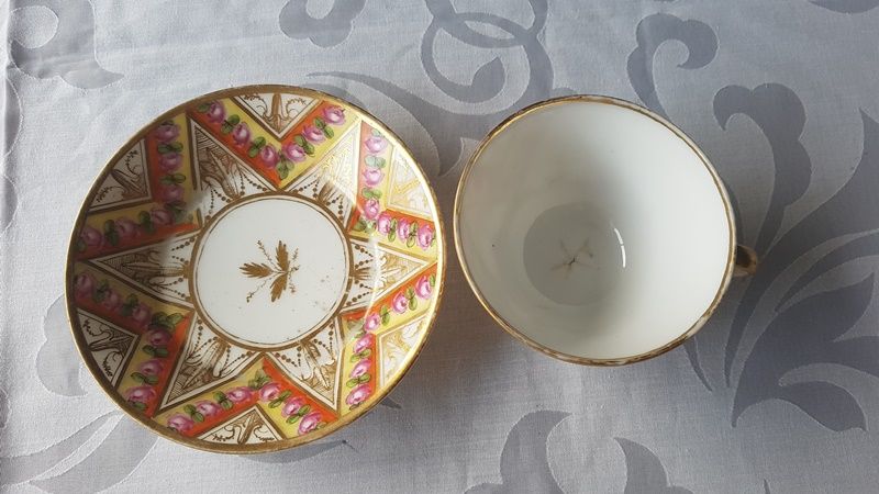 Fina porcelana pintada à mão, Baviera séc XIX, chávenas, pratos, taça