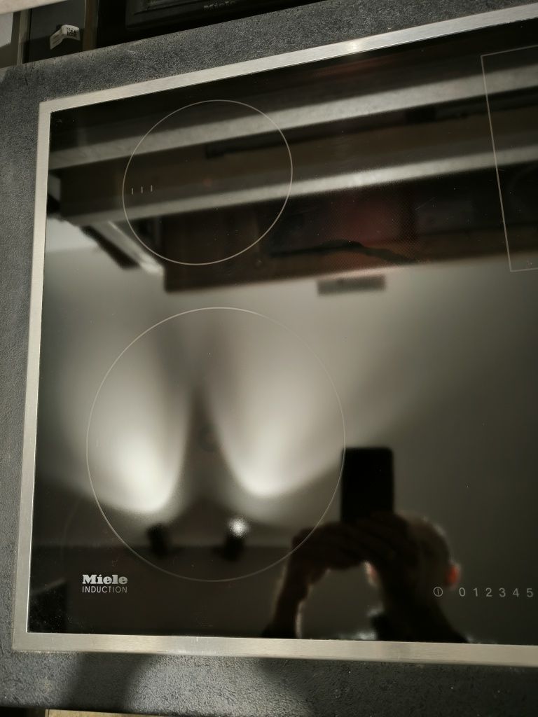 Варочная поверхность плита индукционная Miele KM 7210 Идеал