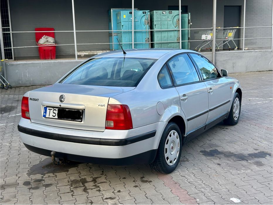 Vw Passat B5 1.9 tdi 110km zwykla pompa 1998r z hakiem