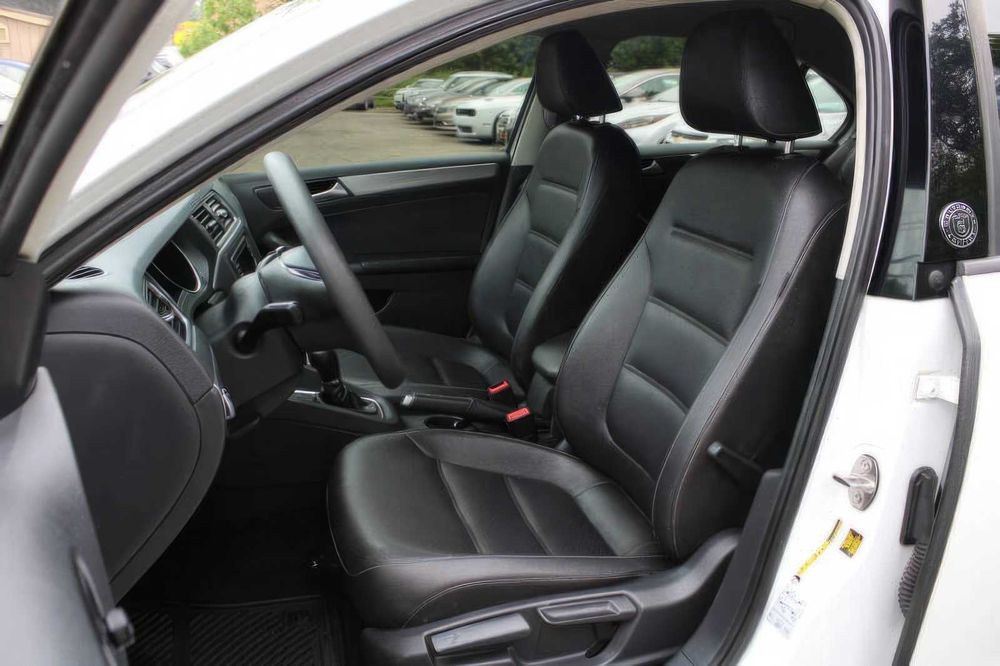 Volkswagen Jetta      2018