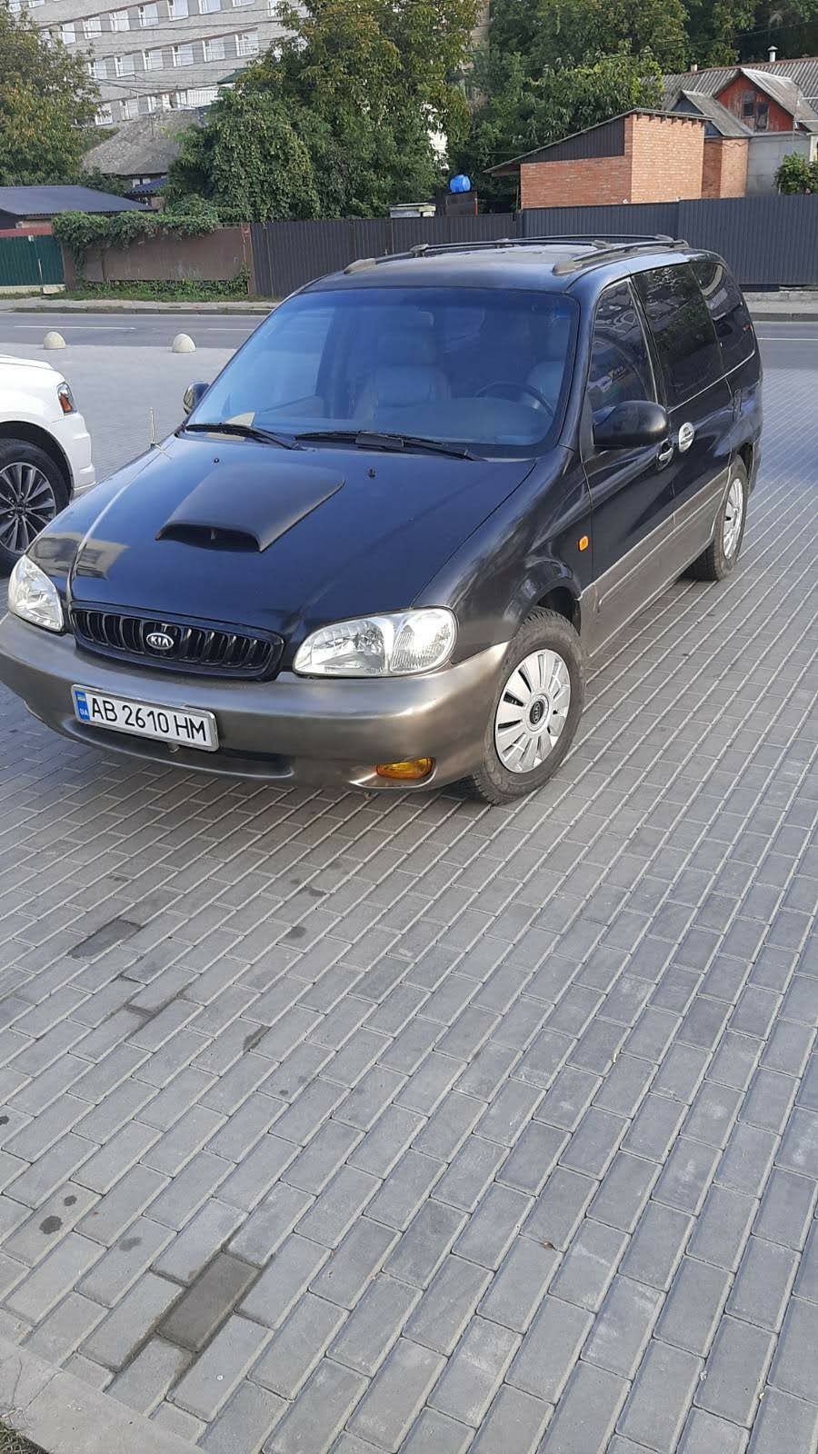 Kia Carnival сім мість