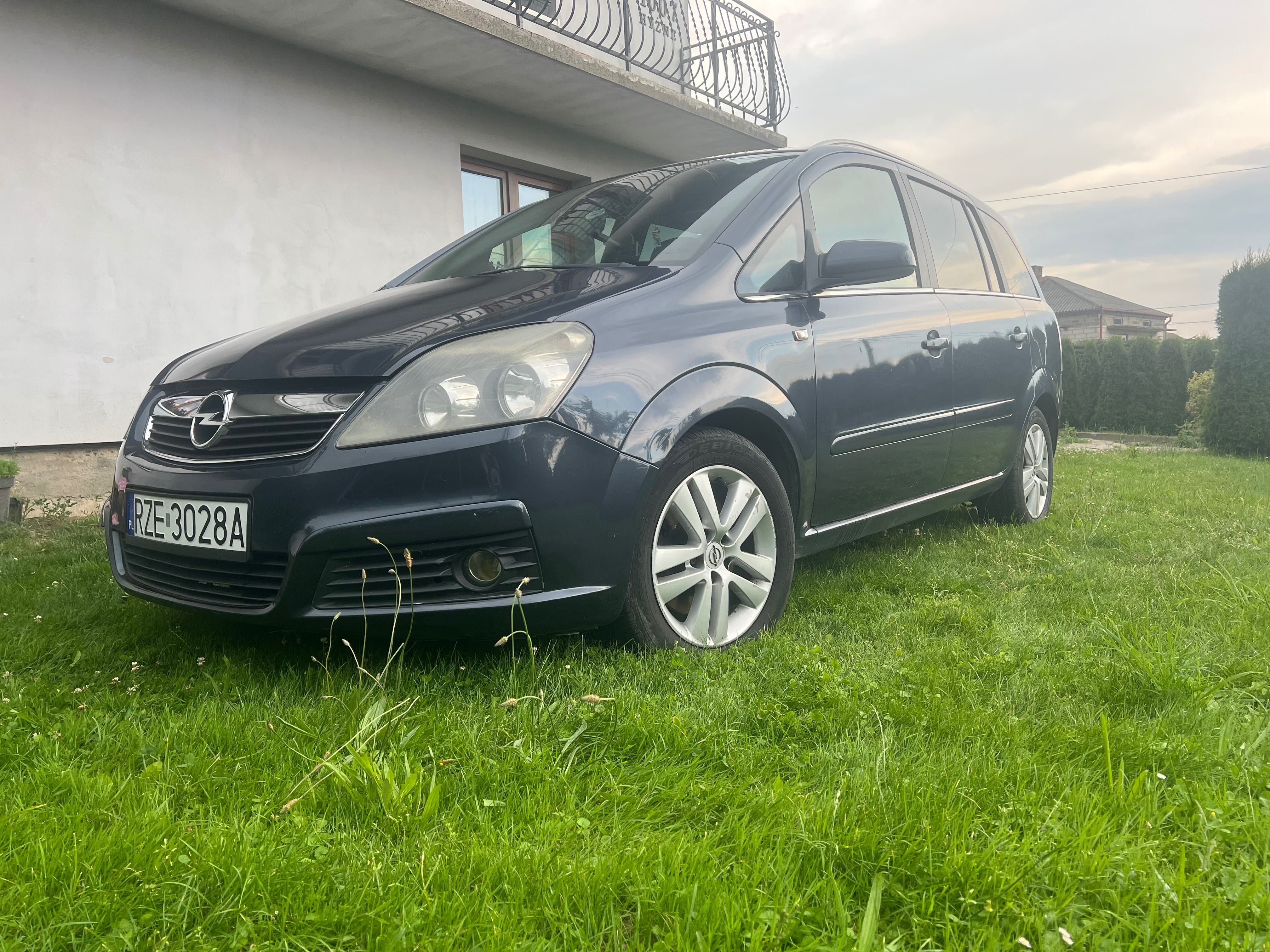 Opel zafira 7 osobowy