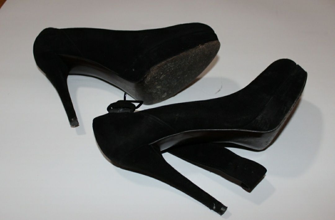 Obcasy, buty na obcasach Stuart Weitzman