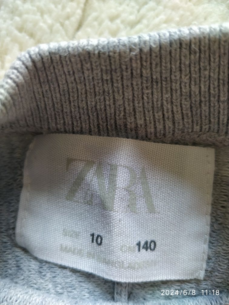Ładny sweterek chłopięcy Zara szary