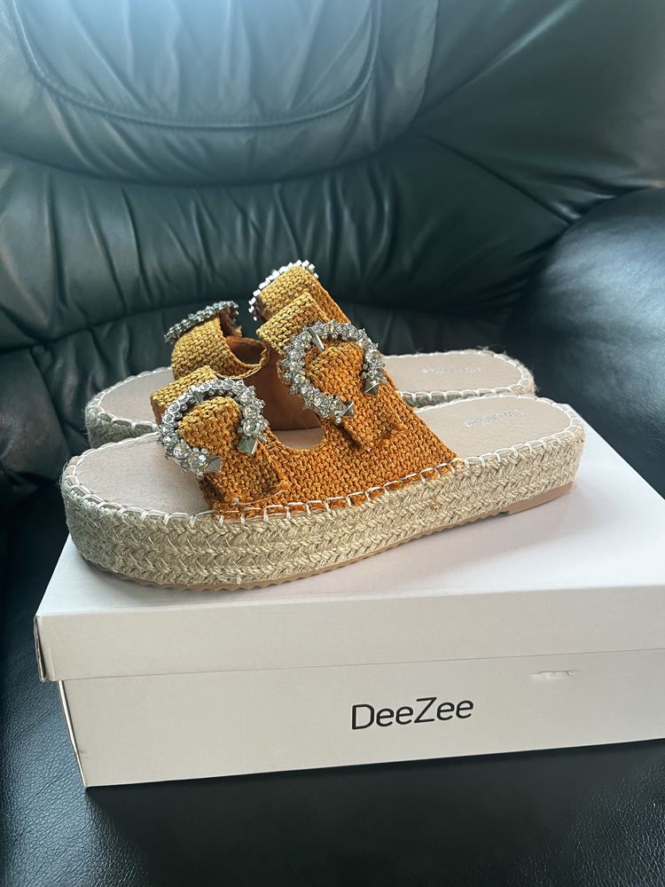 Шльопанці DeeZee
