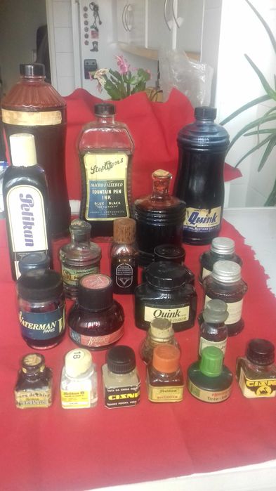 Colecao de tinteros para cadernetas de aparo