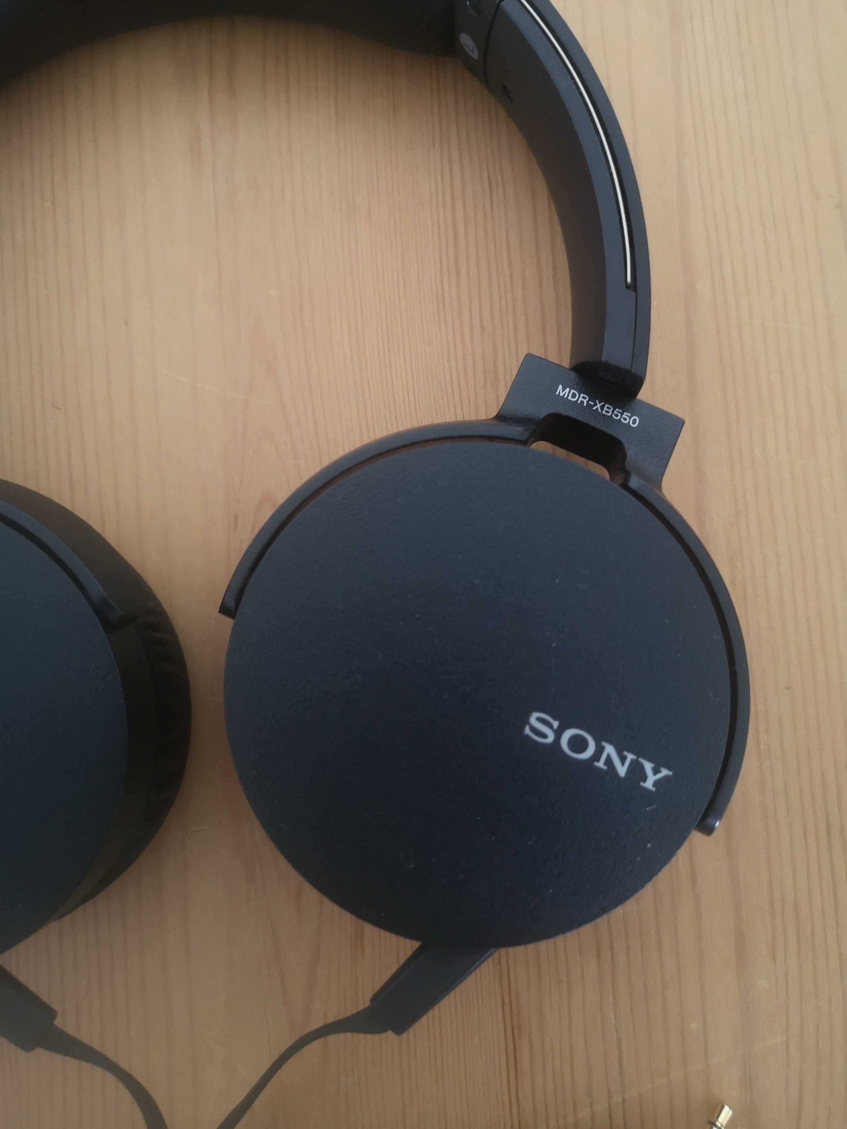 Auscultadores com fio Sony MDR-XB550