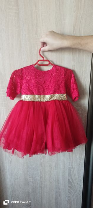 Плаття пишне на дівчинку