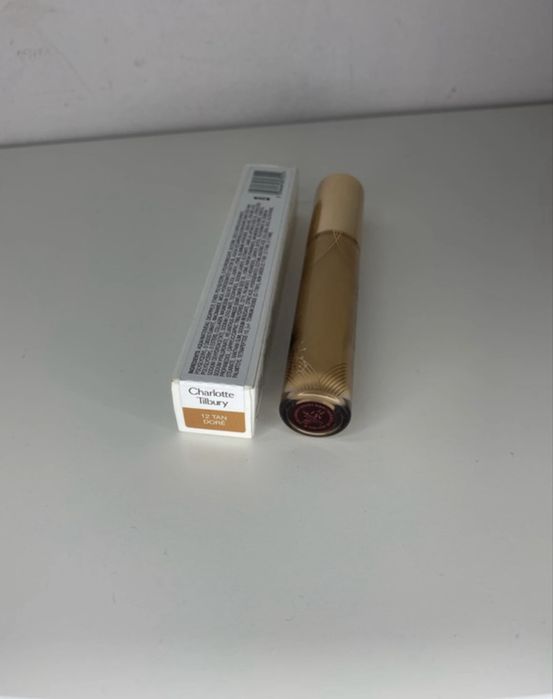 Charlotte Tilbury Beautiful Skin Radiant Concealer – odcień 12 Tan