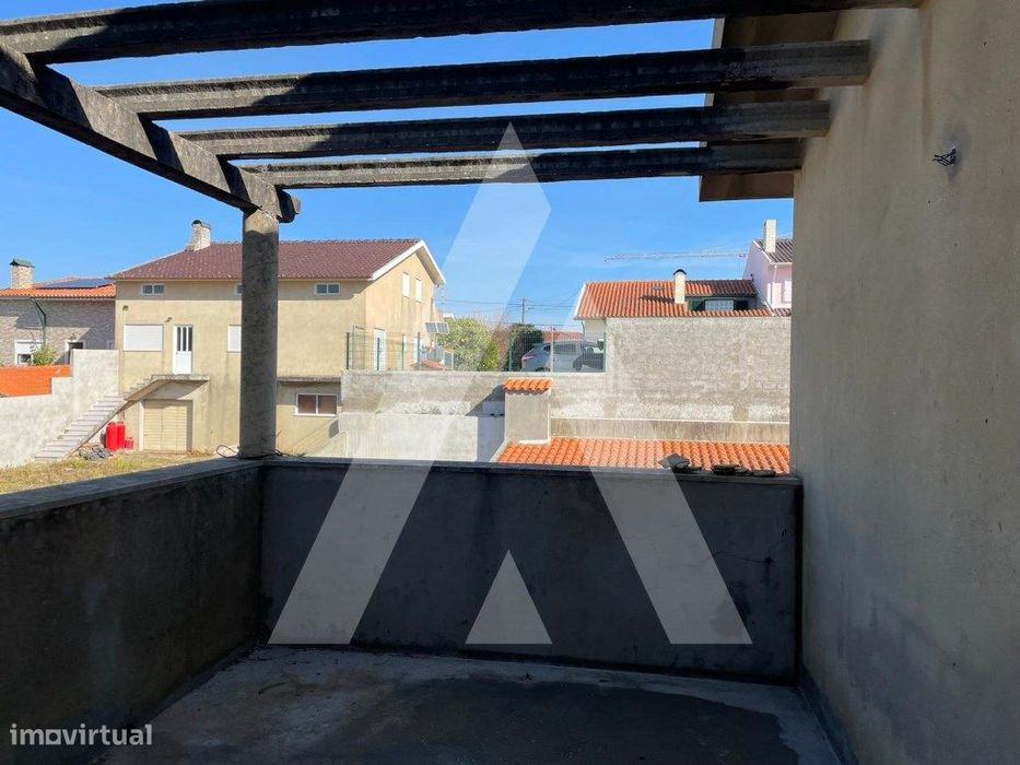 Moradia T4, localizada em cacia.