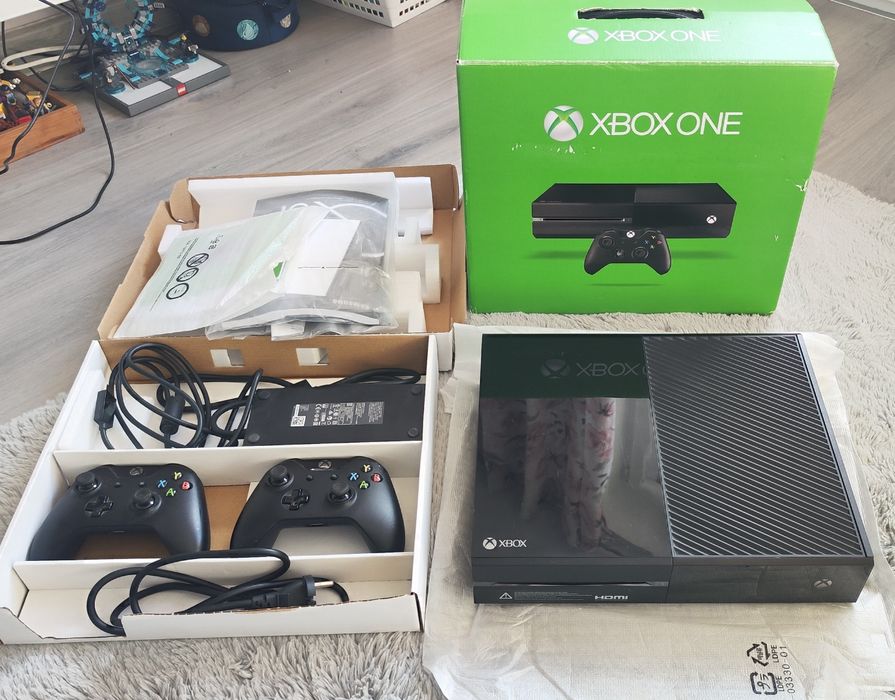 Xbox one w pudełku