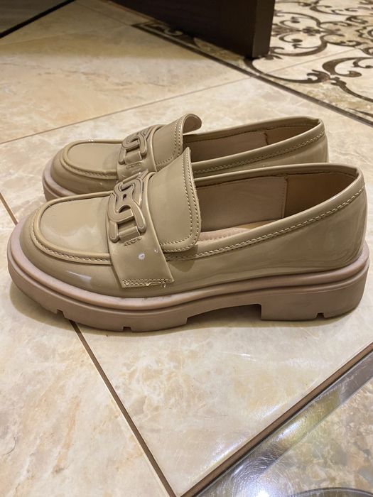 Взуття , Лофери