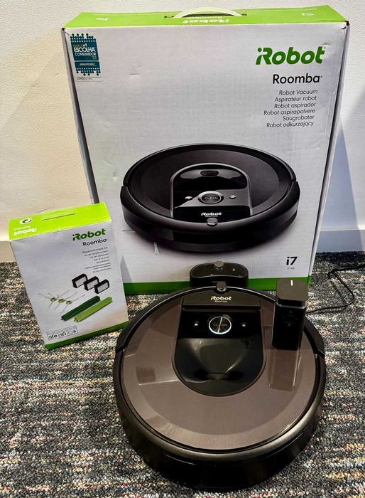 Roomba Robot Vacuum i7158 - AS NEW