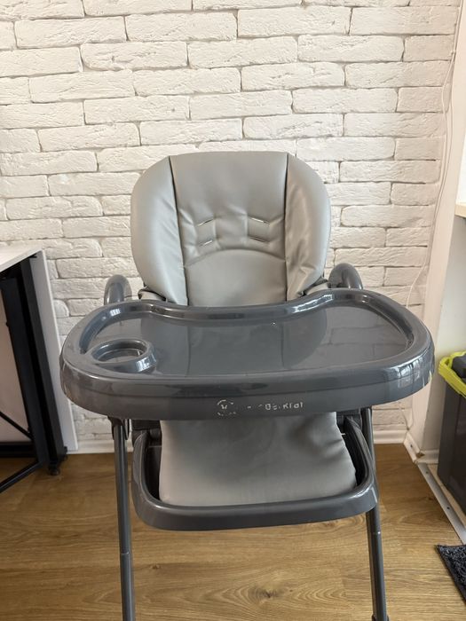 Стілець для годування