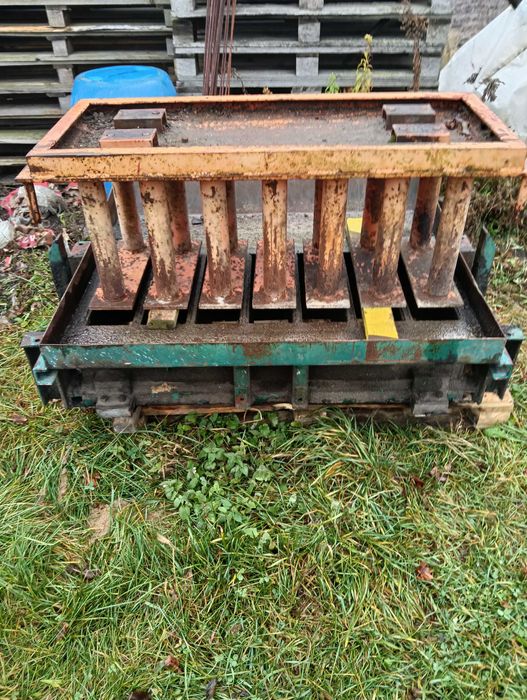 Forma do wibroprasy na bloczki