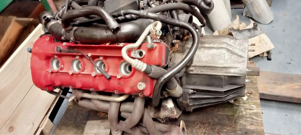 Pokrywa zaworow - Czesc od silnika m139 4.2 v8 duoselect f1 maserati