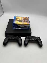 Konsola PS4 500 GB
Model 2016A dwa pady gry