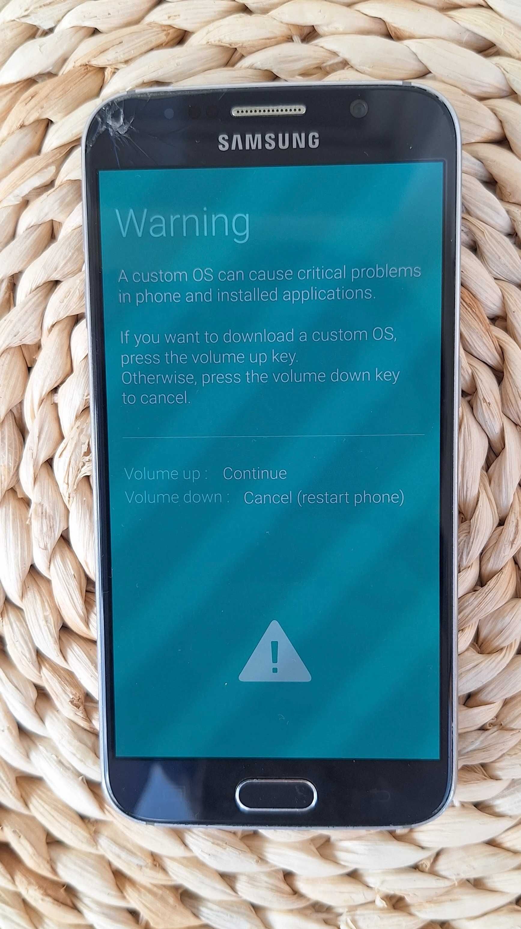 Samsung Galaxy S6 SM-G920F 32 GB Uszkodzony do naprawy lub na części