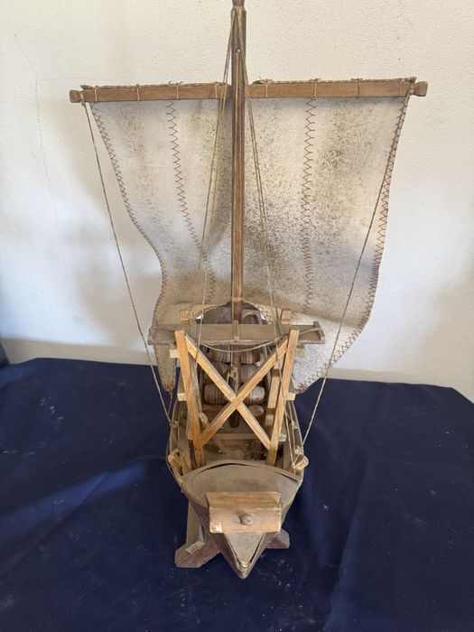 Barco Antigo (Ver fotografias)