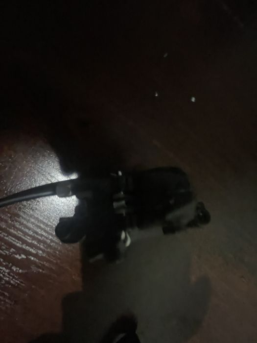 Тормоз передній mt200