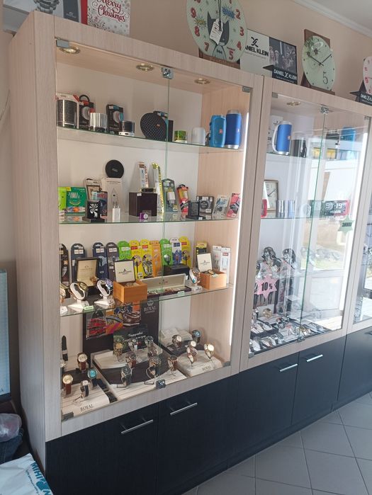 Стелажі торгівельні