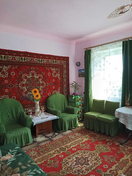 Продам будинок в центрі міста