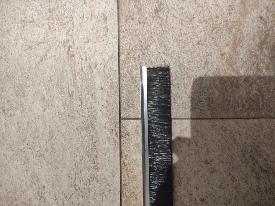 Szczotka uszczelniająca kątowa L 1000 mm