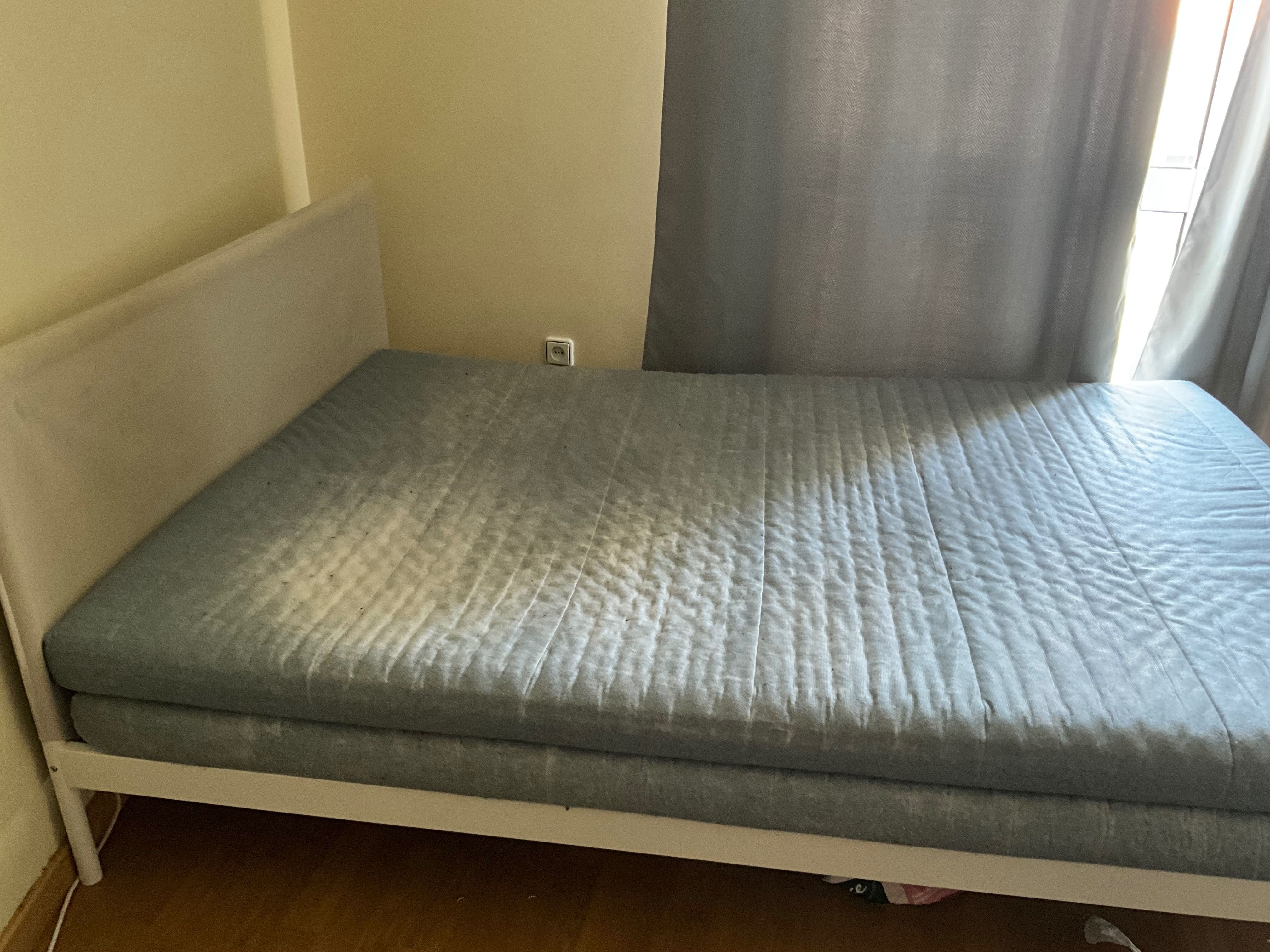Cama de Casal em Ótimo Estado – Menos de 2 Anos de Uso