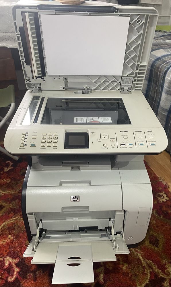 Принтер HP Color LaserJet CM2320nf