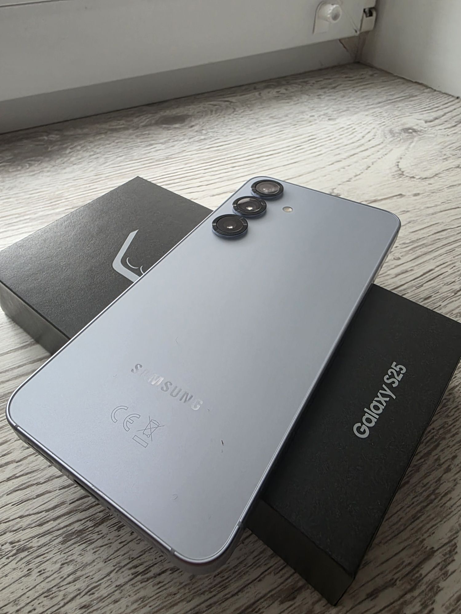 Samsung S25 12/256