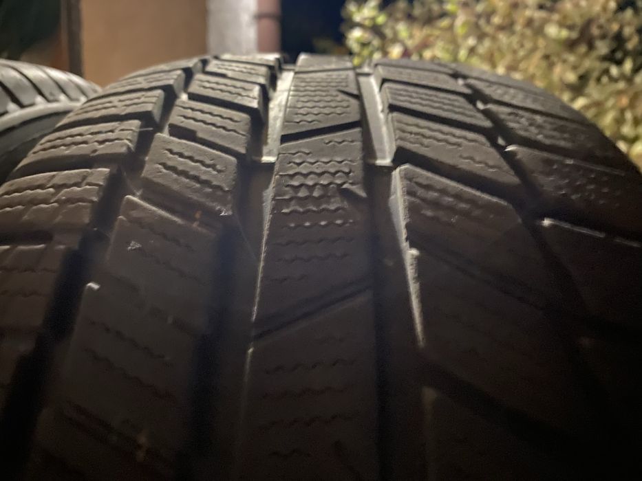 Sprzedam używane zimowe opony 235/50/19
