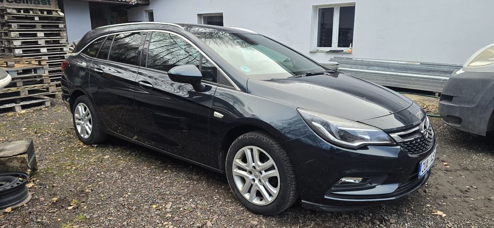 Opel Astra K 2016r kombi klimatyzacja Ledy uszkodozna