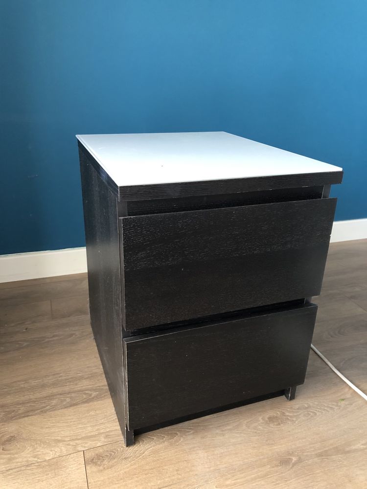 2 mesas cabeceira / cómodas de 2 gavetas MALM ikea