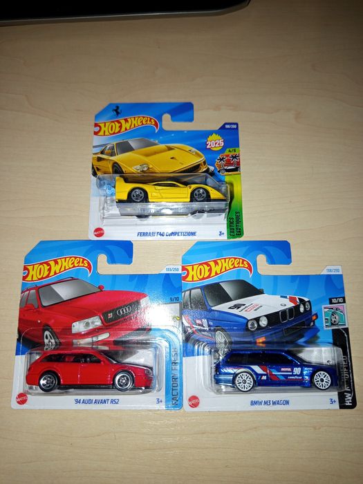 Zestaw aut hot wheels
