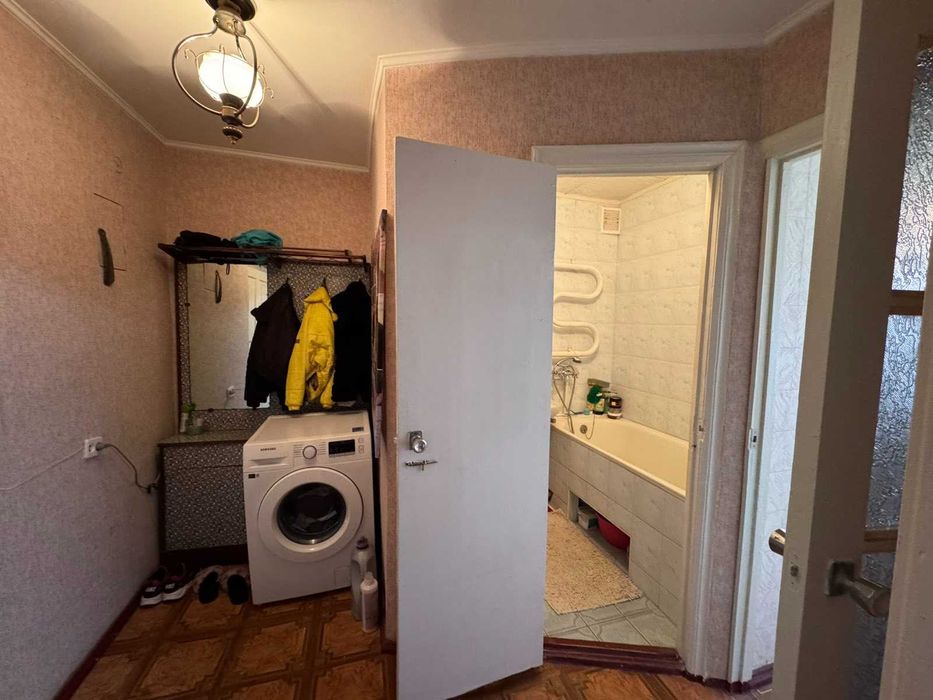 1к, південно-захід, середній поверх, зручне місце розташування
