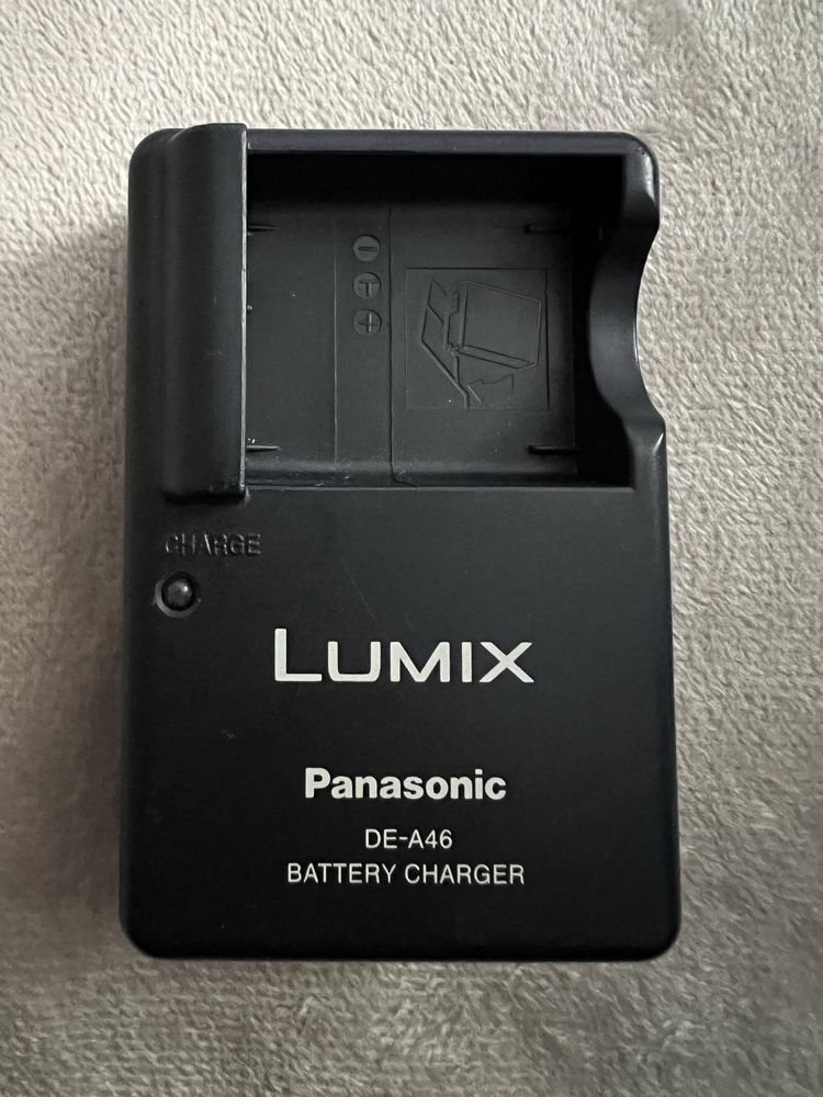 Ładowarka Panasonic DE-A46