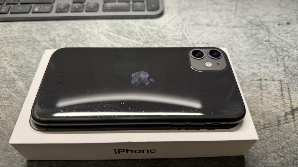 iPhone 11 64GB Black