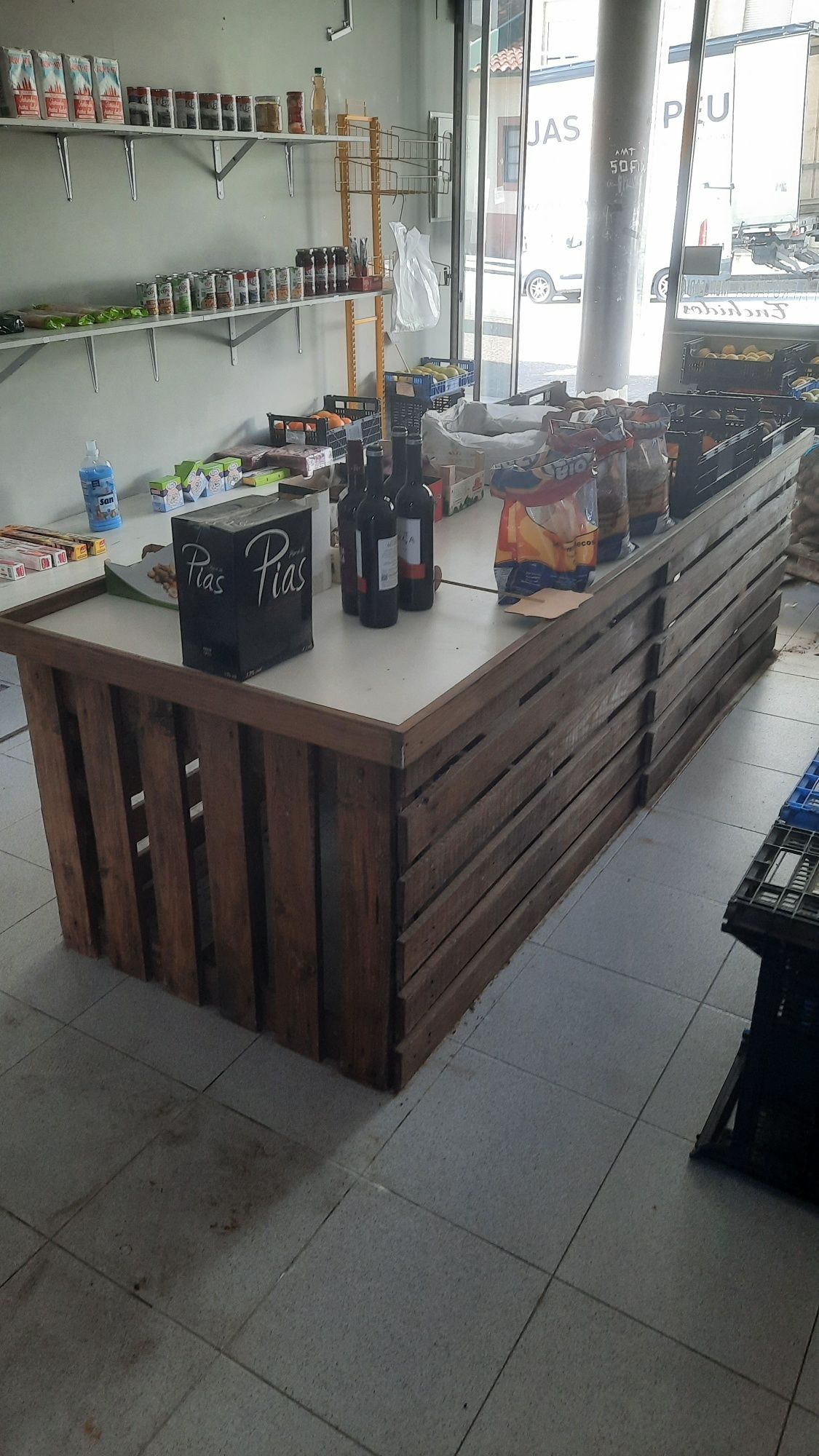 Ilha ou expositor para exposição de produtos
