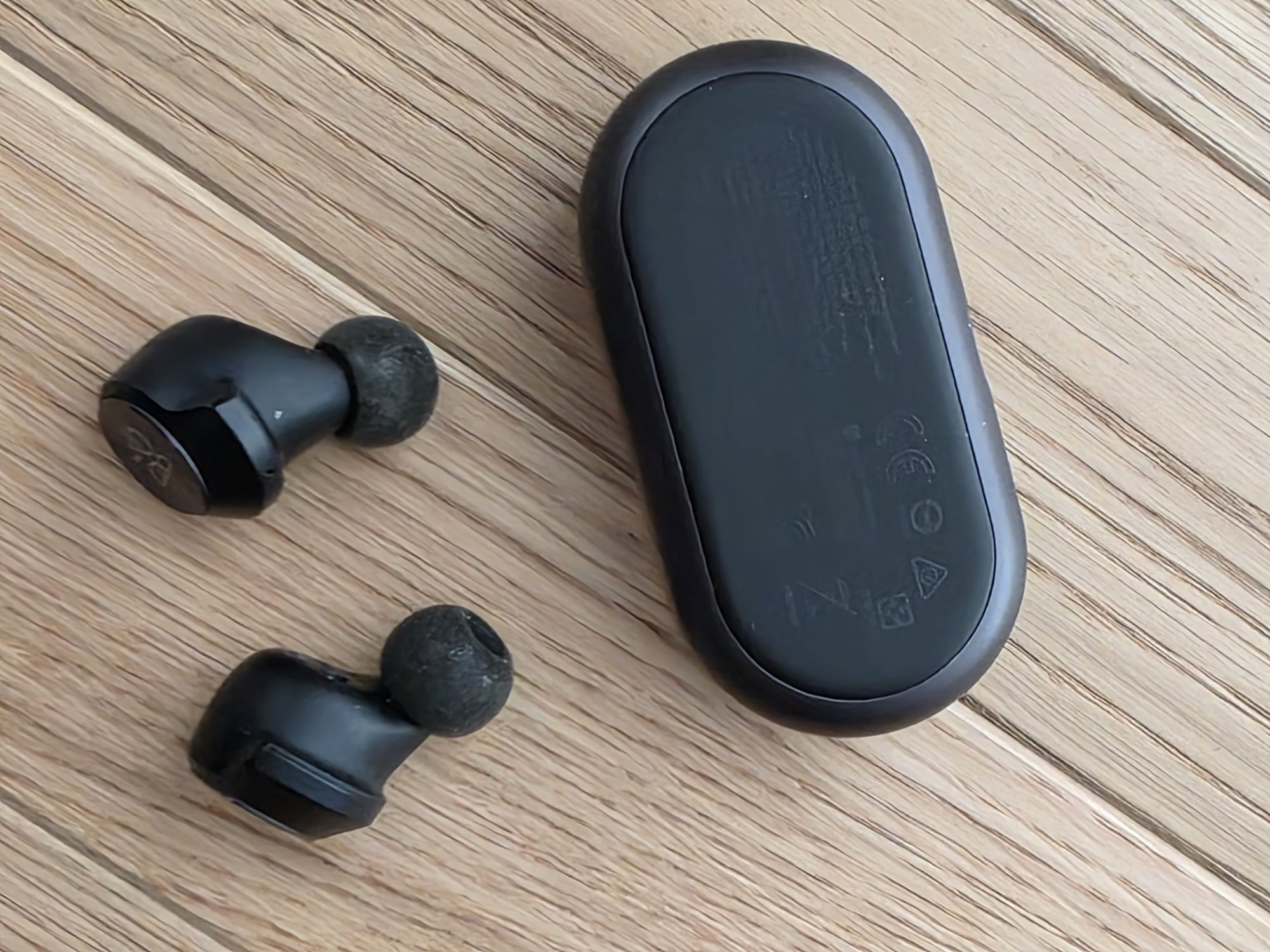 Bang & Olufsen Beoplay EQ czarne
