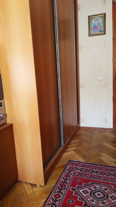 Продается 2-х комнатная Голосеевский район метро Голосеевская