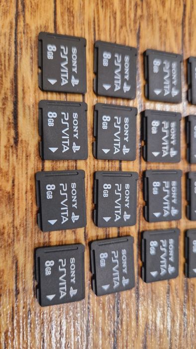 Карта памяти PS vita 8гиг