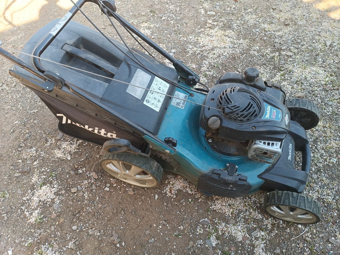 Kosiarka Makita PLM4627N spalinowa Kosz wyrzut boczny