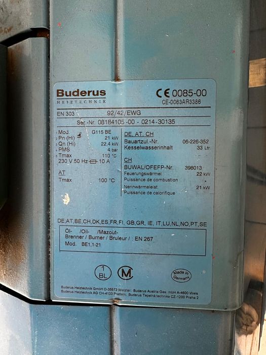 Piec na olej opałowy BUDERUS model G115 z osprzętem