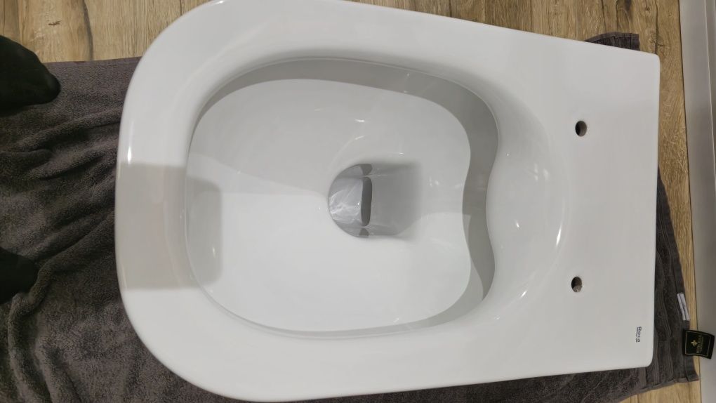 Roca Gap Square miska WC z deską wolnoopadającą A34H472000