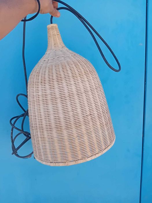 Candeeiro de teto de palha