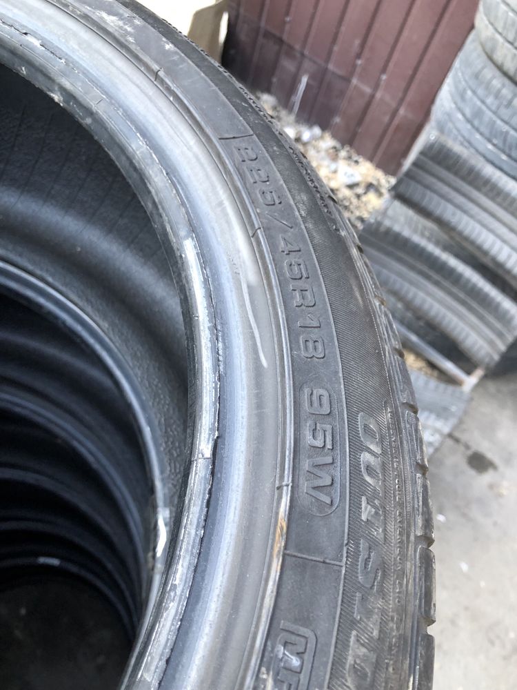 225/45R18 Dunlop 4-шт Шиномонтаж-Protector