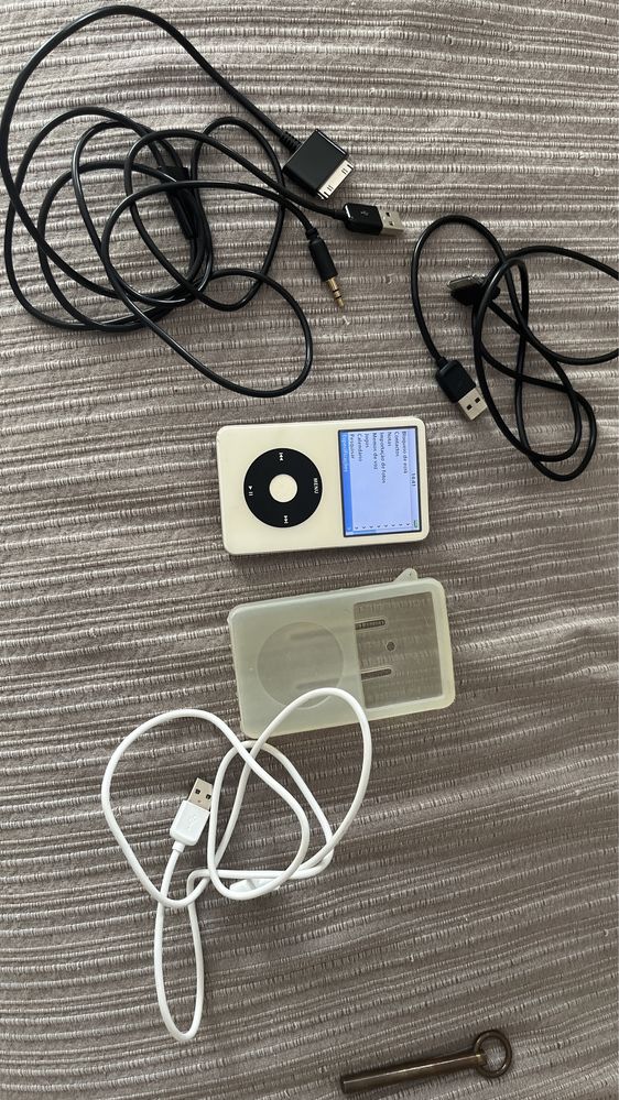 IPOD classic 30gb com extras