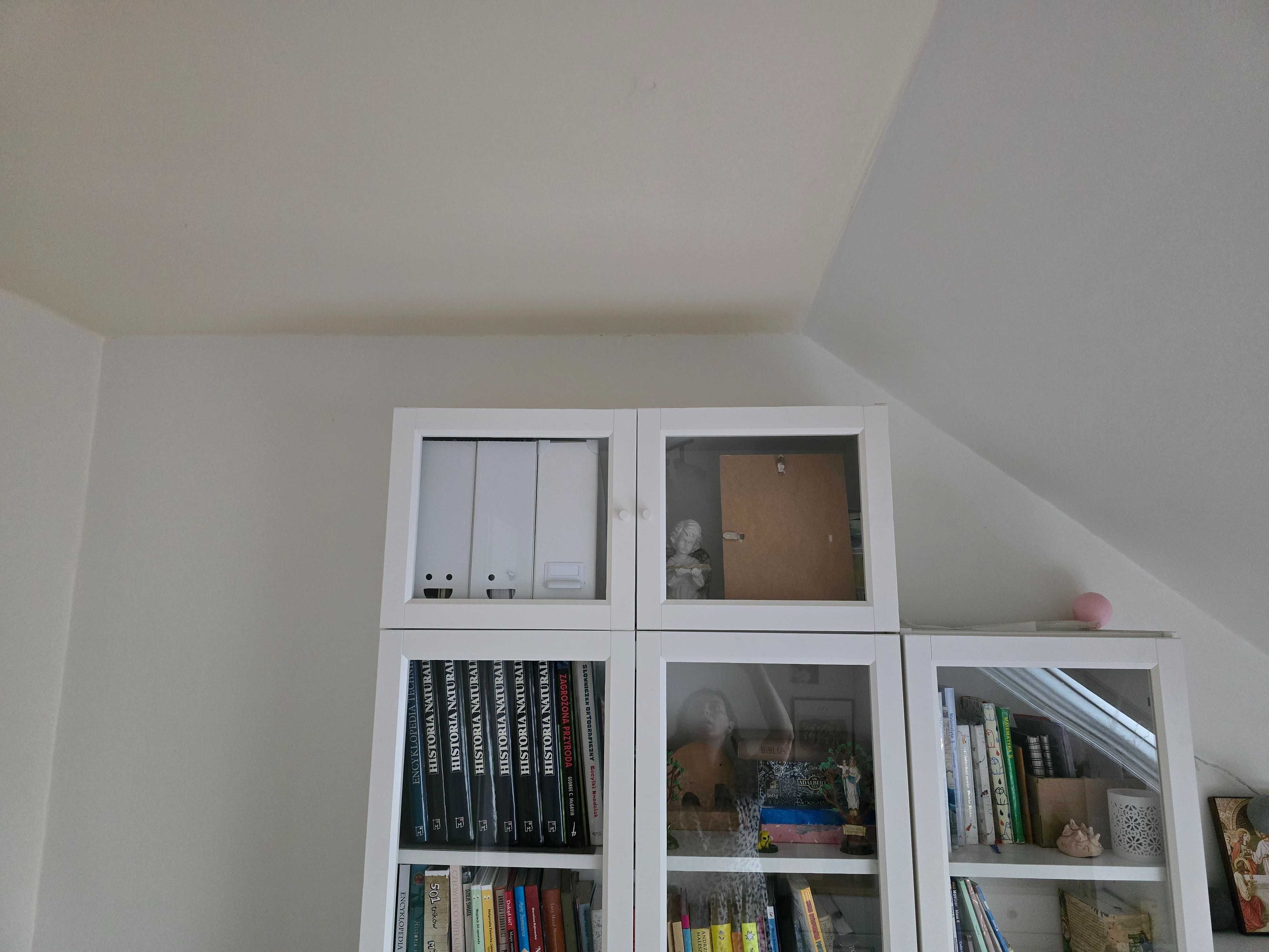 Nadstawka BILLY z drzwiami szklanymi OXBERG – IKEA, biała